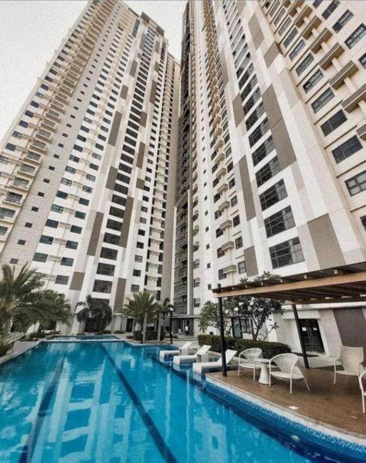 Horizon 101 A2 Shortwalk Robinson Mall Mango Square Bar Apartment Cebu Exterior foto